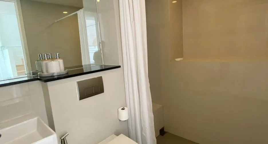 For rent 2 bedrooms condo in Sathon, Bangkok
