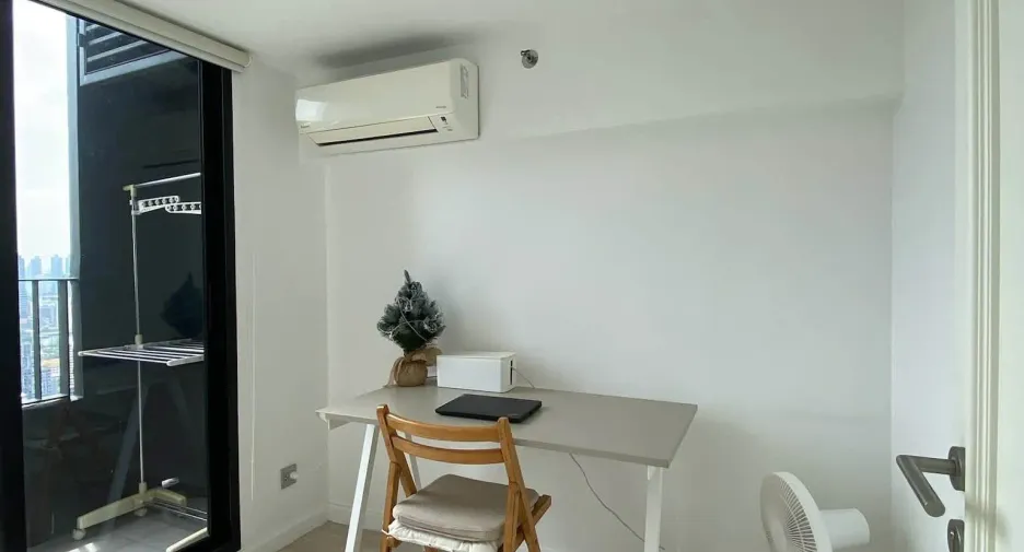 For rent 2 bedrooms condo in Sathon, Bangkok