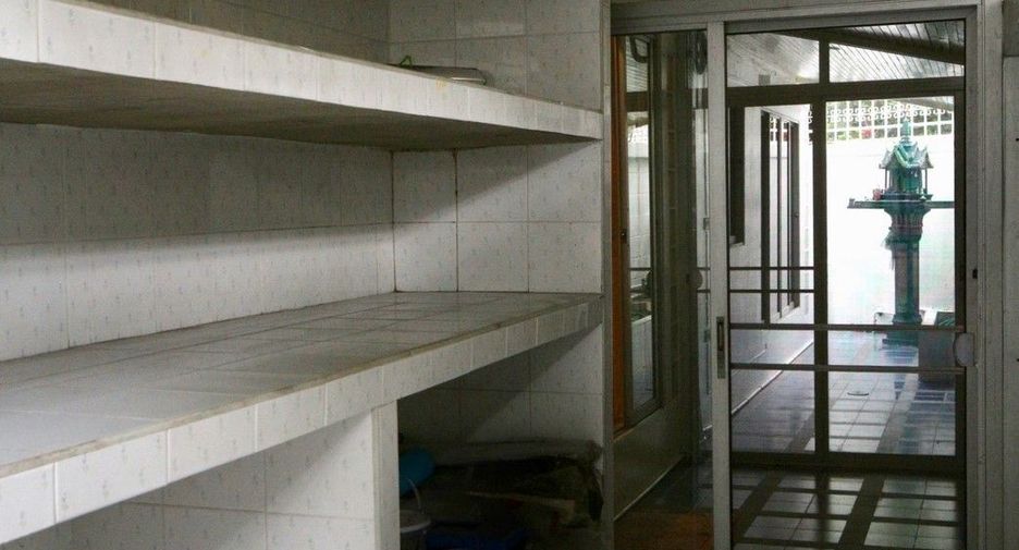 Аренда 4 спальни дом в Пхая Тхаи, Бангкок