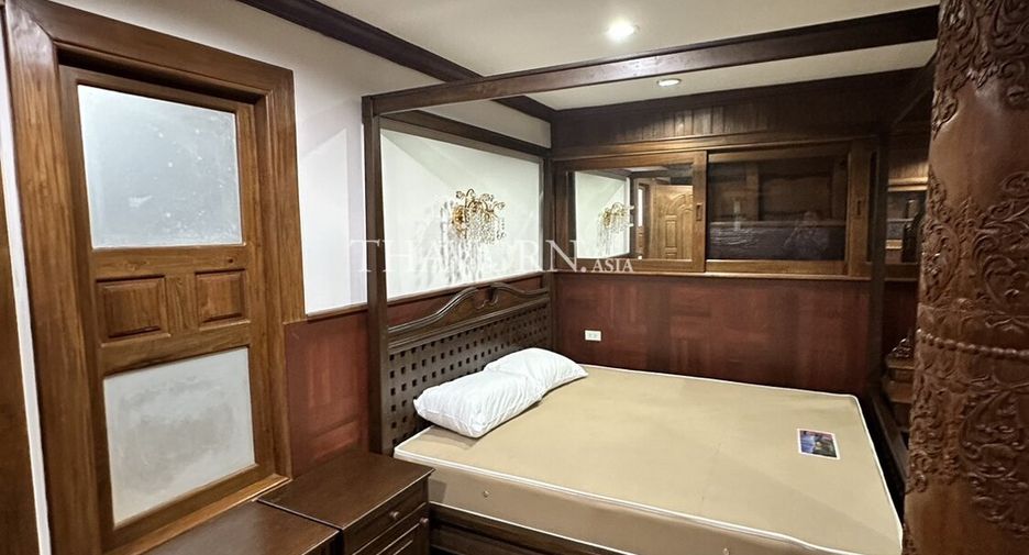 For sale 4 bedrooms house in Bang Lamung, Chonburi
