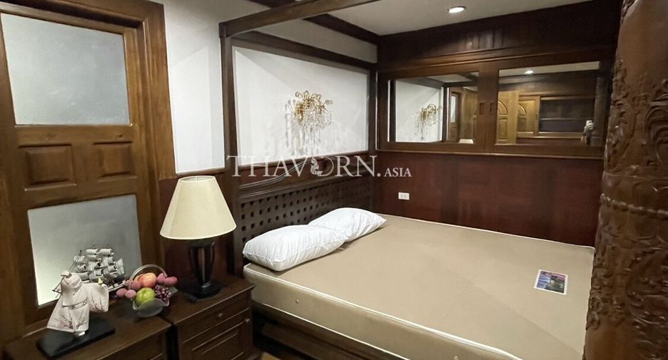 For sale 4 bedrooms house in Bang Lamung, Chonburi