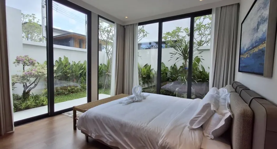 For rent 4 bedrooms villa in Mueang Phuket, Phuket