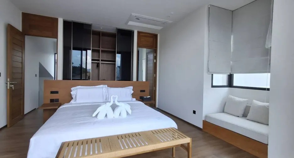 For rent 4 bedrooms villa in Mueang Phuket, Phuket