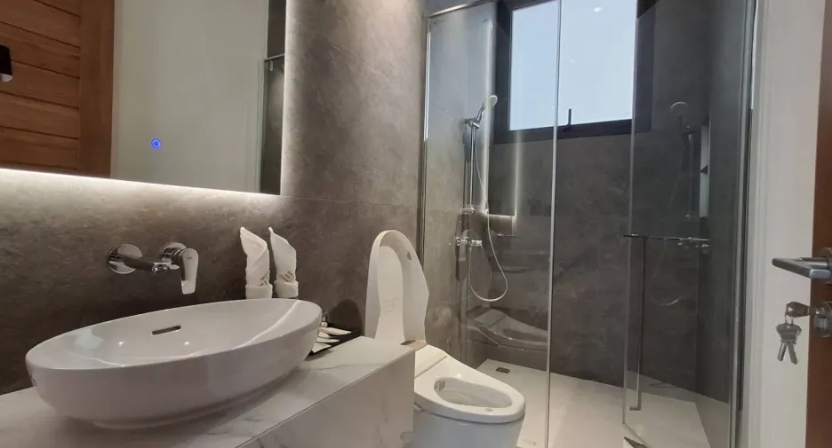 For rent 4 bedrooms villa in Mueang Phuket, Phuket