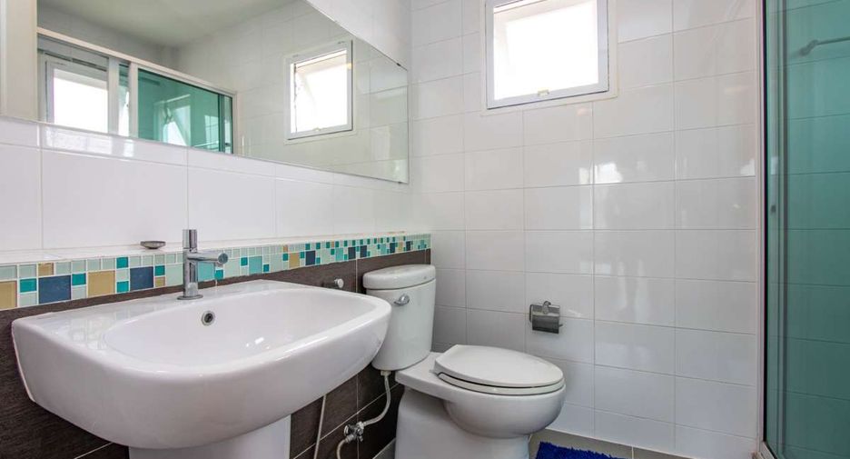 For rent 3 bedrooms house in San Kamphaeng, Chiang Mai