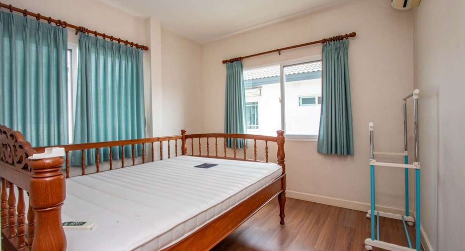 For rent 3 bedrooms house in San Kamphaeng, Chiang Mai