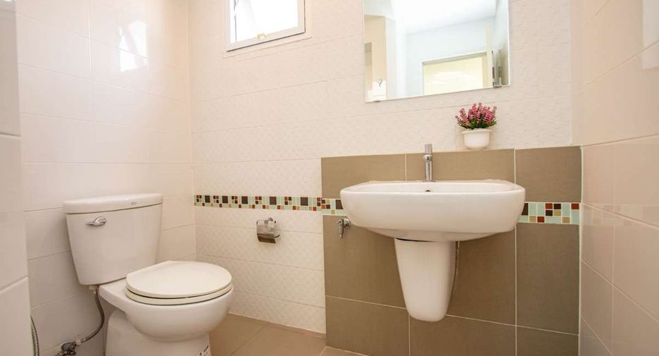 For rent 3 bedrooms house in San Kamphaeng, Chiang Mai