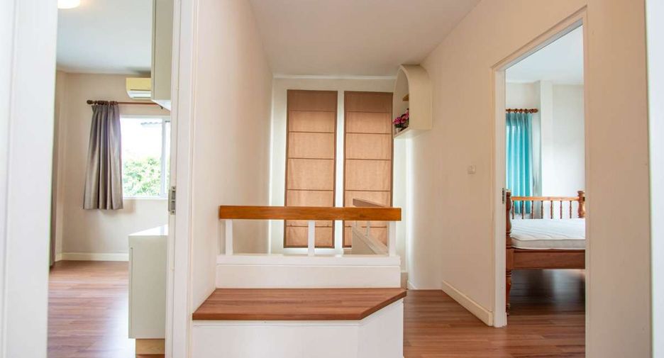For rent 3 bedrooms house in San Kamphaeng, Chiang Mai