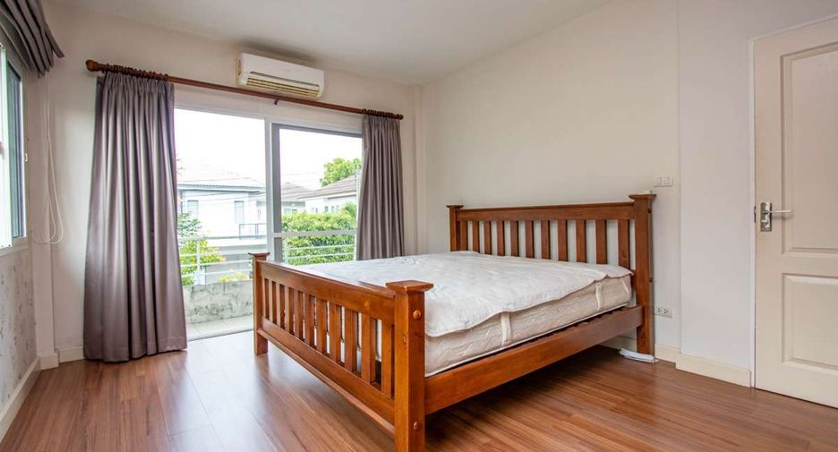 For rent 3 bedrooms house in San Kamphaeng, Chiang Mai