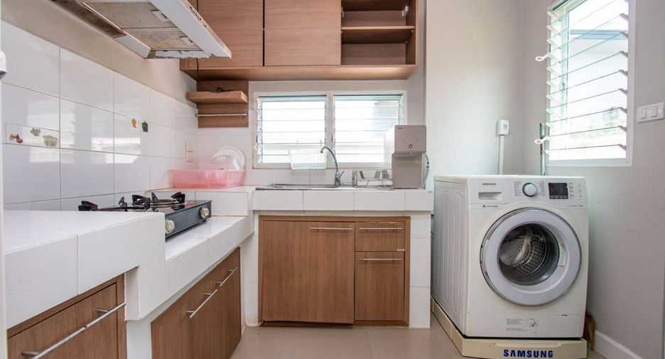 For rent 3 bedrooms house in San Kamphaeng, Chiang Mai