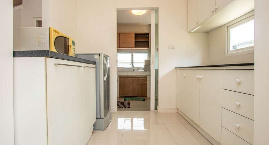 For rent 3 bedrooms house in San Kamphaeng, Chiang Mai