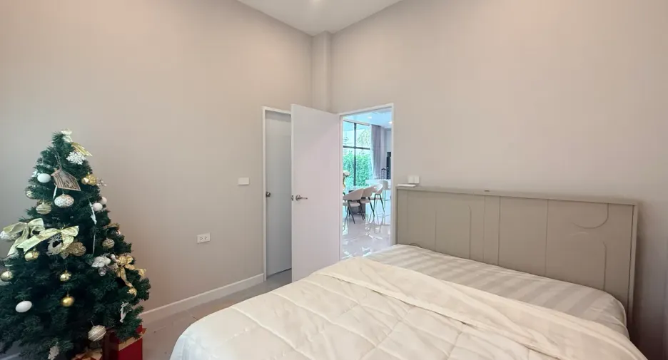 For rent and for sale 4 bedrooms house in Huay Yai, Pattaya
