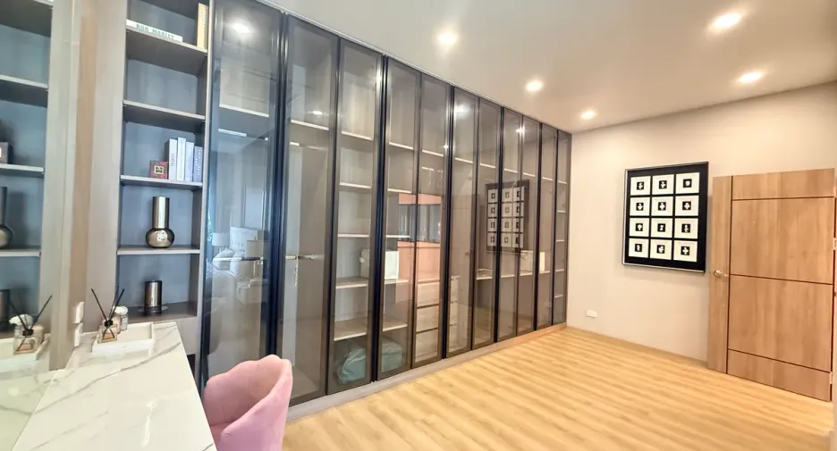 For rent and for sale 4 bedrooms house in Huay Yai, Pattaya