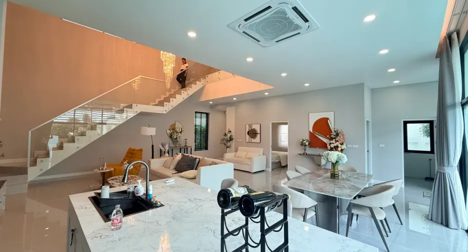 For rent and for sale 4 bedrooms house in Huay Yai, Pattaya