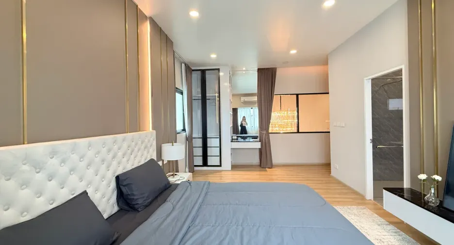 For rent and for sale 4 bedrooms house in Huay Yai, Pattaya