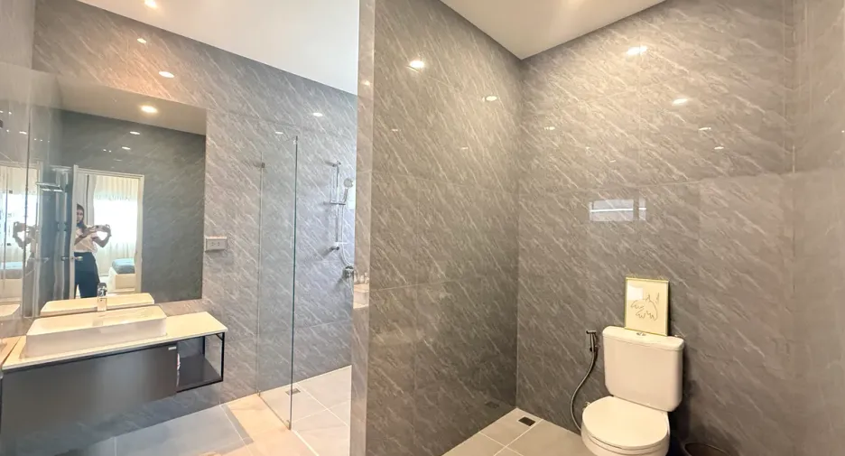 For rent and for sale 4 bedrooms house in Huay Yai, Pattaya