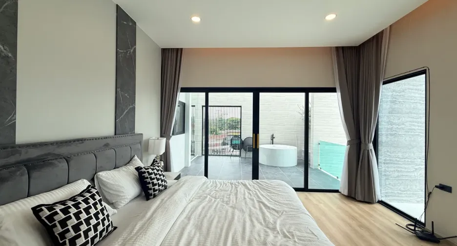 For rent and for sale 4 bedrooms house in Huay Yai, Pattaya