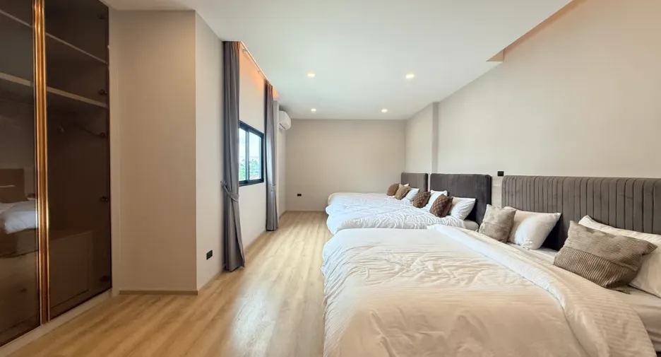 For rent and for sale 4 bedrooms house in Huay Yai, Pattaya
