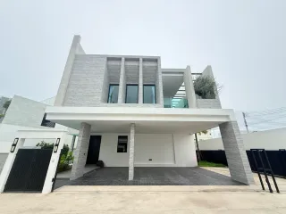 For Rent 4 Bedroom House In Bang Lamung, Chonburi