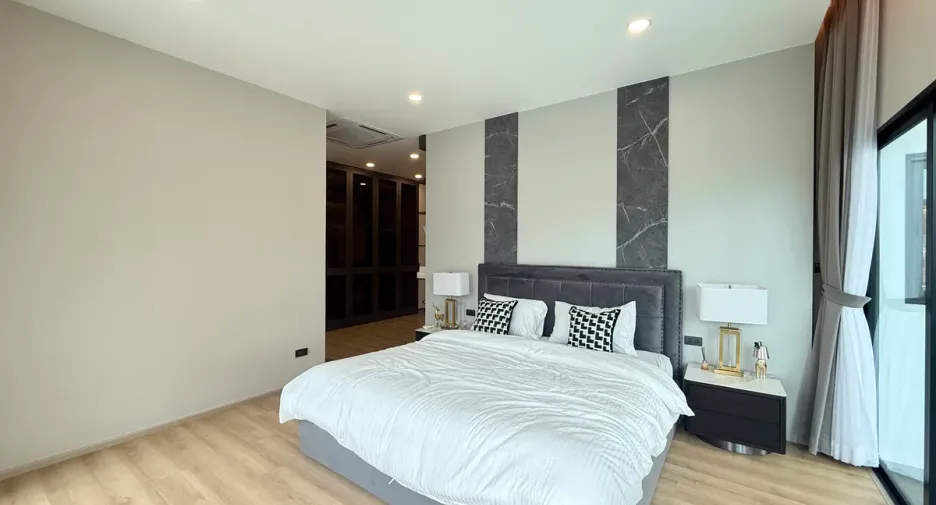 For rent and for sale 4 bedrooms house in Huay Yai, Pattaya
