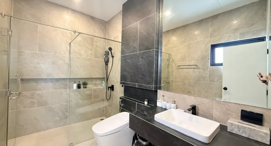 For rent and for sale 4 bedrooms house in Huay Yai, Pattaya
