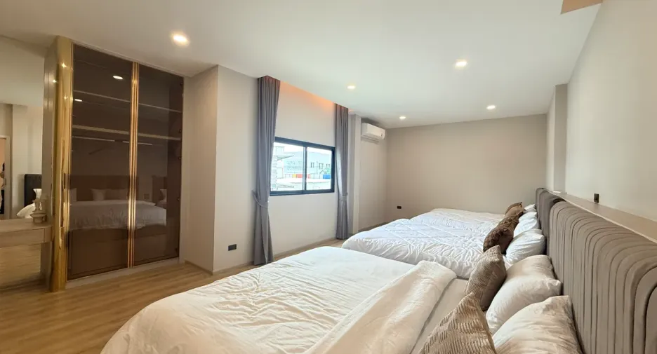 For rent and for sale 4 bedrooms house in Huay Yai, Pattaya