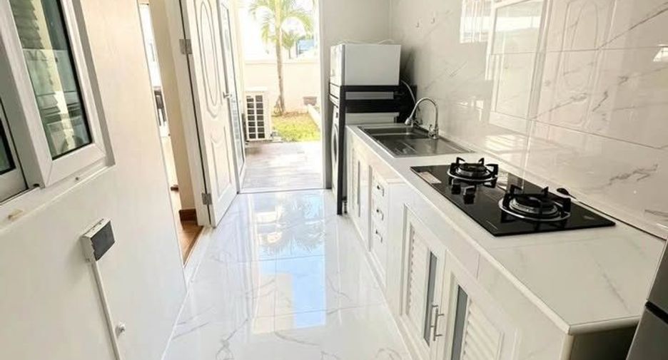 Haus zur Miete und zum Kauf mit 4 Zimmer in Mueang Phuket, Phuket