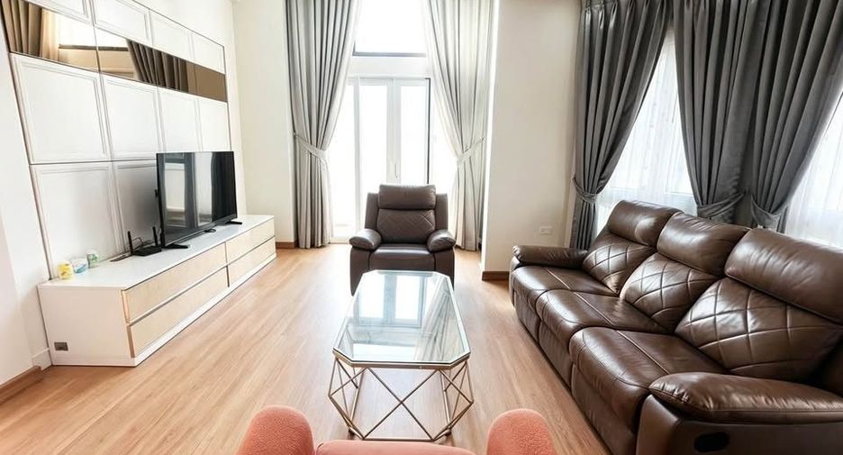 Haus zur Miete und zum Kauf mit 4 Zimmer in Mueang Phuket, Phuket