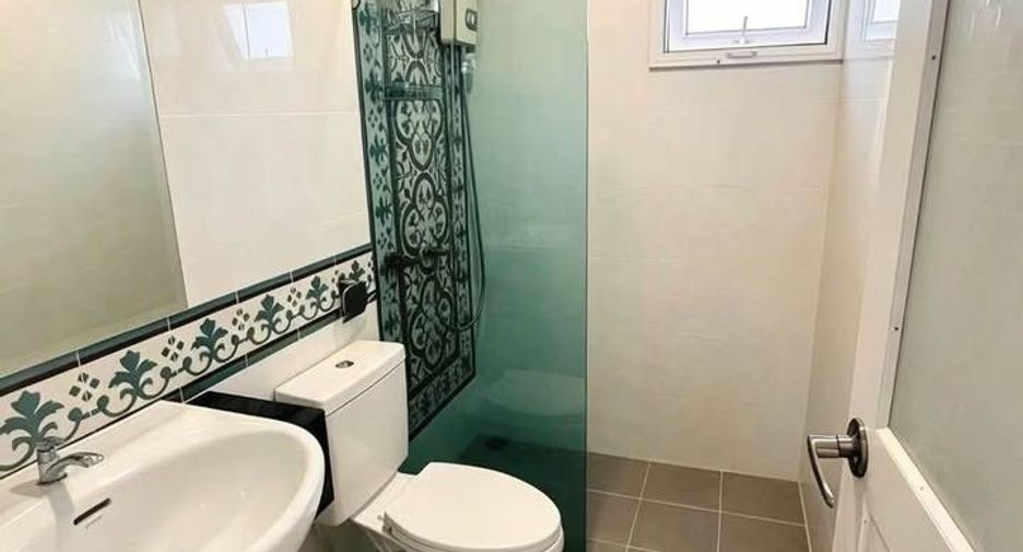 Haus zur Miete und zum Kauf mit 4 Zimmer in Mueang Phuket, Phuket
