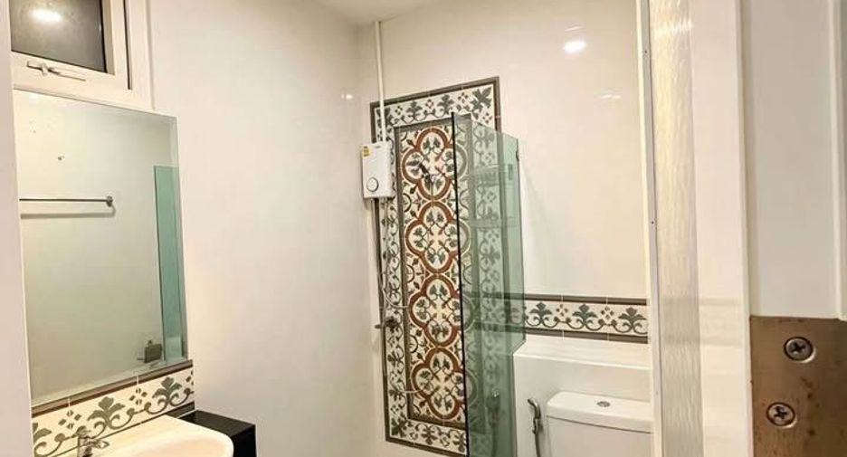 Haus zur Miete und zum Kauf mit 4 Zimmer in Mueang Phuket, Phuket