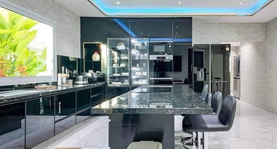 Продажа 4 спальни вилла в Банг Ламунг, Чонбури