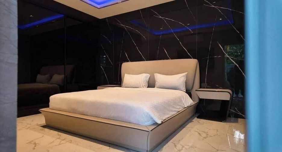 Продажа 4 спальни вилла в Банг Ламунг, Чонбури