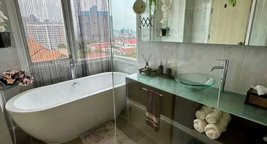 For sale 2 bedrooms condo in Bang Lamung, Chonburi