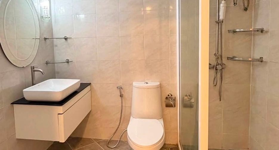 For sale 1 bed condo in Khlong Toei, Bangkok