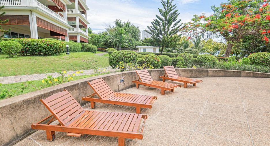 For sale 4 bedrooms condo in Na Jomtien, Pattaya