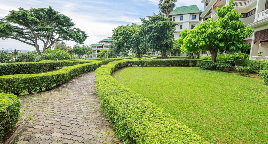 For sale 4 bedrooms condo in Na Jomtien, Pattaya