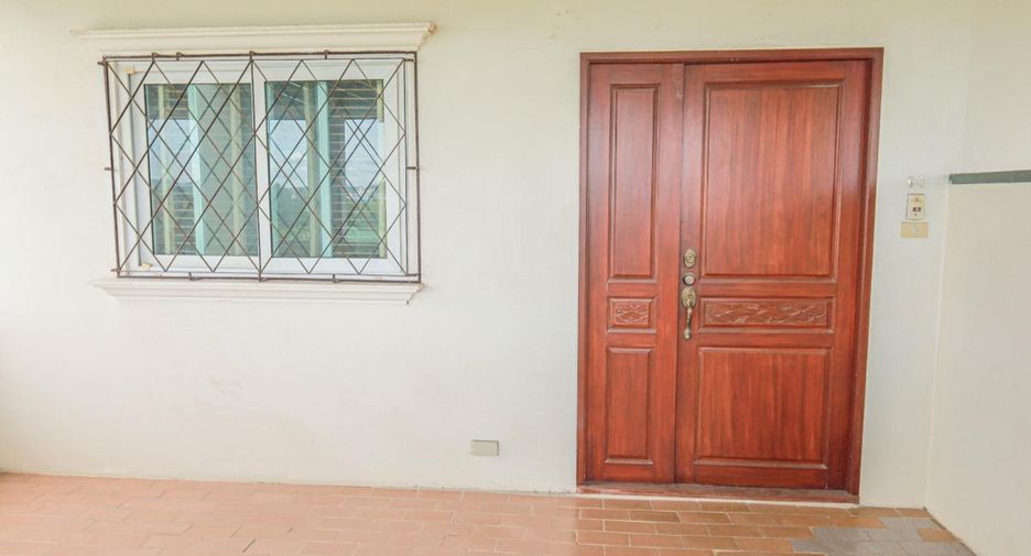 For sale 4 bedrooms condo in Na Jomtien, Pattaya