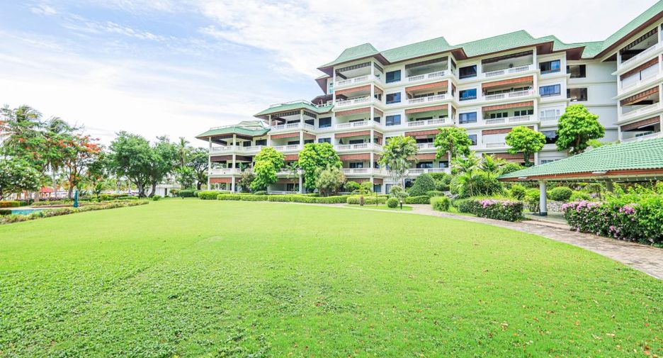 For sale 4 bedrooms condo in Na Jomtien, Pattaya