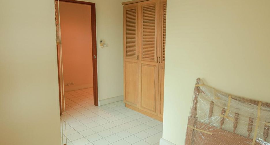 For sale 4 bedrooms condo in Na Jomtien, Pattaya