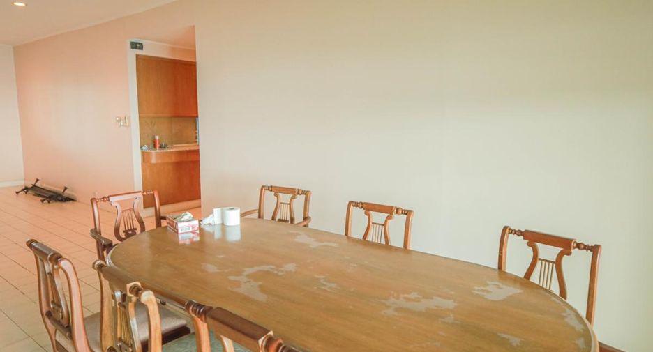 For sale 4 bedrooms condo in Na Jomtien, Pattaya