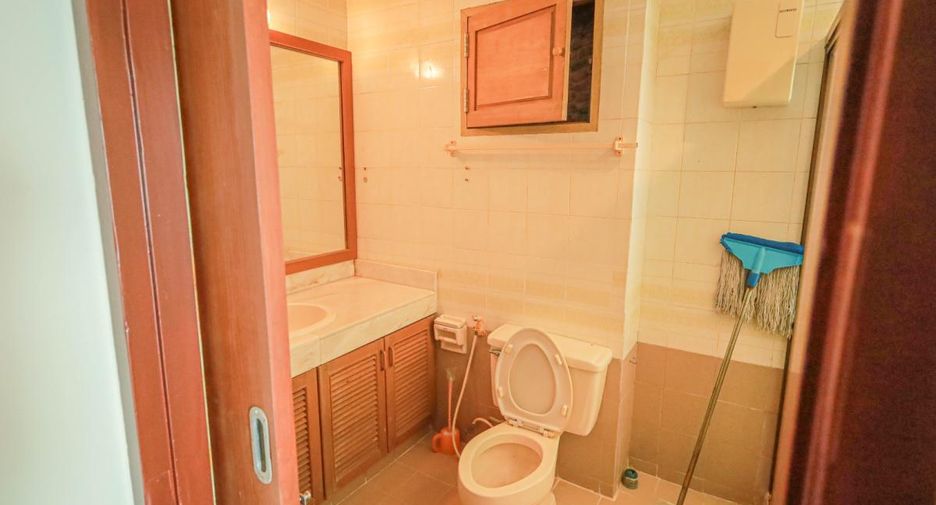 For sale 4 bedrooms condo in Na Jomtien, Pattaya