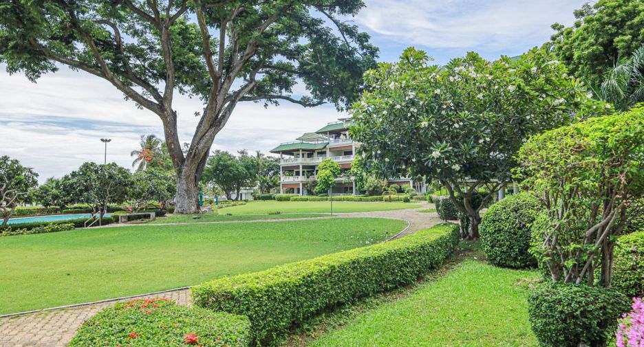 For sale 4 bedrooms condo in Na Jomtien, Pattaya