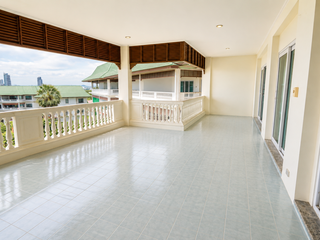 Condo en venta de 3 habitaciones en Na Jomtien, Pattaya