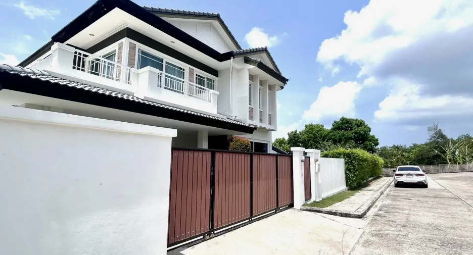 For sale 3 ベッドルーム house in Mueang Phuket, Phuket