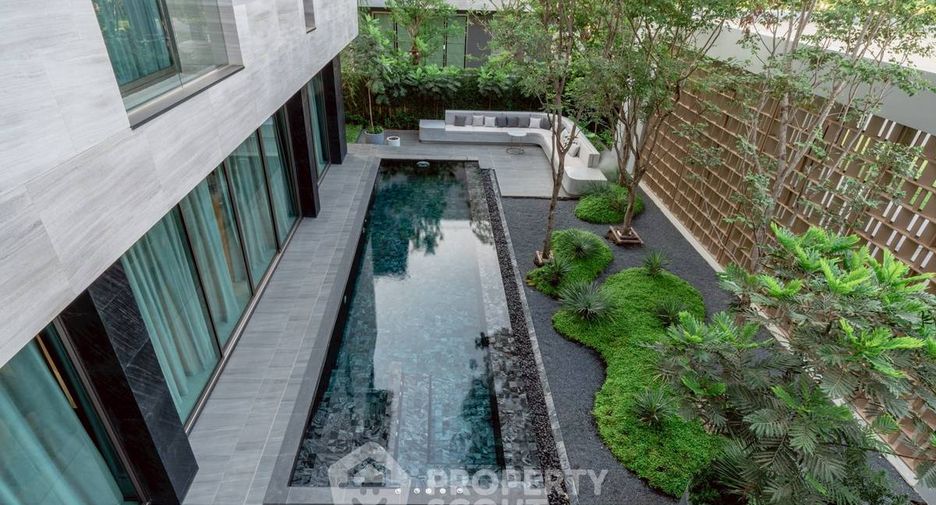 For sale 6 bedrooms house in Saphan Sung, Bangkok