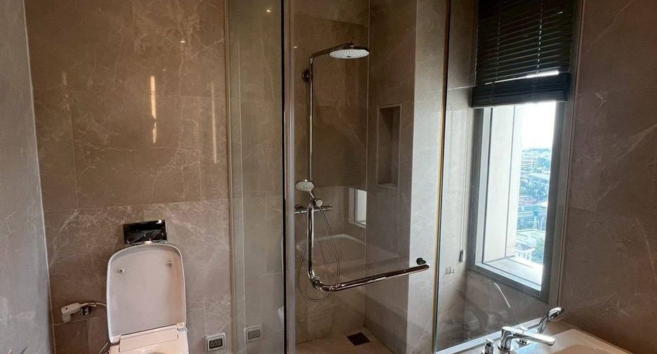 Condo en alquiler y en venta de 2 habitaciones en Khlong San, Bangkok