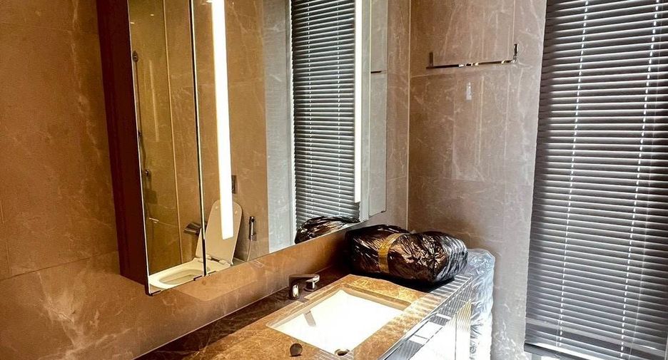 Condo en alquiler y en venta de 2 habitaciones en Khlong San, Bangkok