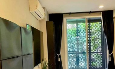 For sale 1 bed condo in Khlong Toei, Bangkok