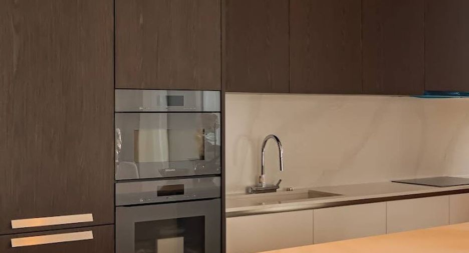 For rent そして for sale 3 ベッドルーム condo in Sathon, Bangkok