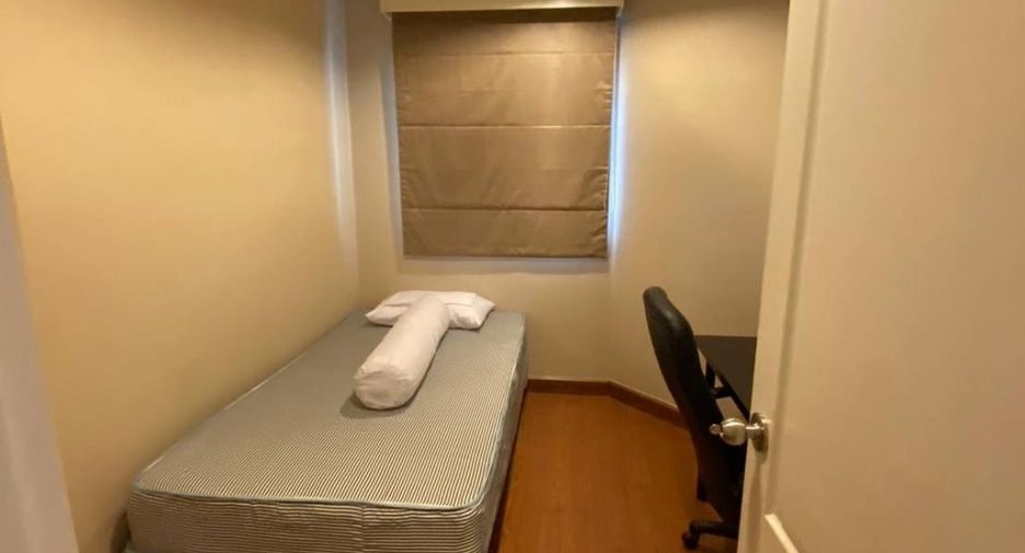 Аренда 3 спальни кондо в Хуаи Кхщанг, Бангкок
